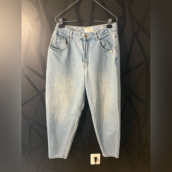 Cotton On slouchy mom barrel jeans - Picture 1 of 5